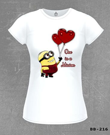 One in a Minion - Hearts Beyaz Bayan Tshirt
