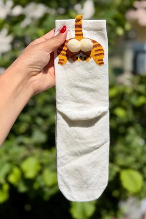Unisex Bej Krem Ponponlu Kedi Desenli Soket Çorap
