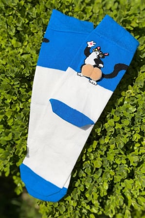 Unisex Mavi Oturan Kedi Desenli Ponpon Soket Çorap