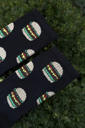 Unisex Hamburger Desenli Siyah Tenis Çorap