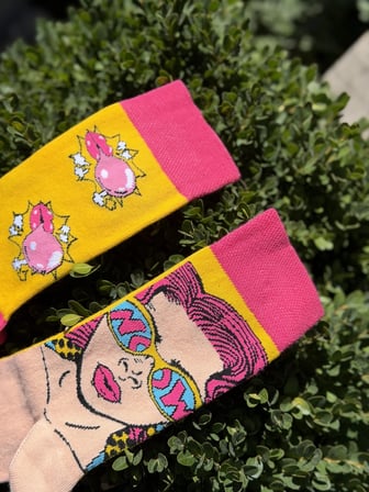 Unisex Sağlı Sollu Pop Art Sakız Balonlu Kız Desenli Soket Çorap