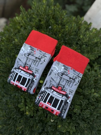 Unisex İstanbul Tramvay Desenli Gri Kırmızı Soket Çorap