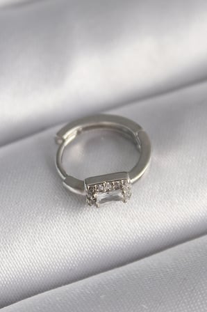 316L Çelik Gümüş Renk Kare Zirkon Taşlı Tragus Piercing - Lisinya