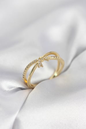 Gold Renk Zirkon Taşlı Fiyonk Model Kadın Yüzük - Lisinya