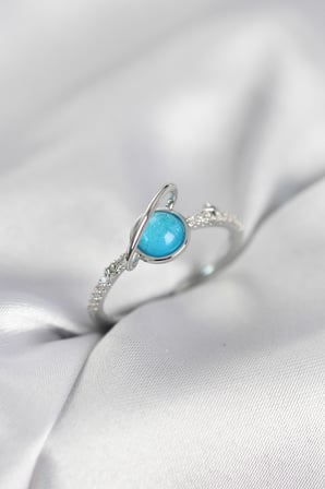 Gümüş Renk Zirkon Taşlı Satürn Model Kadın Yüzük - Lisinya