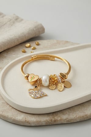 Swan Model Charmlı Bileklik - Lisinya