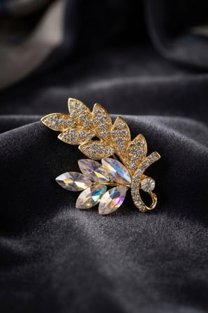 Gold Renk Zirkon Taşlı Başak Model Broş - Lisinya