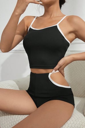 Love Atelier Kadın Siyah Beyaz Şortlu Cut-Out Detaylı Gecelik Takımı H110470