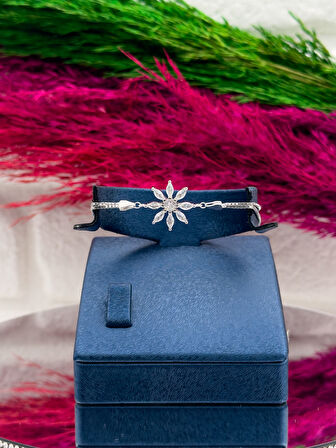 925 Ayar Gümüş Zirkon Taşlı Lotus Modeli Lüks Kadın Bileklik