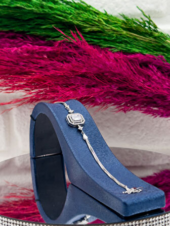 925 Ayar Gümüş Baget Model Pırlanta Montürlü Zarif Kadın Bileklik