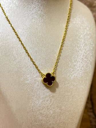 925 Ayar Gümüş Gold Kaplama Oniks Taşlı Şans Yoncası Bordo Kadın Kolye