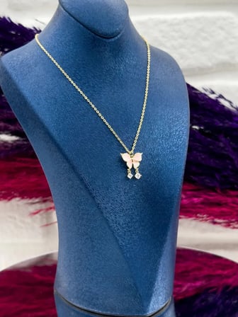 925 Ayar Gümüş Gold Kaplama Kelebek Pembe Mineli Zarif Kadın Kolye