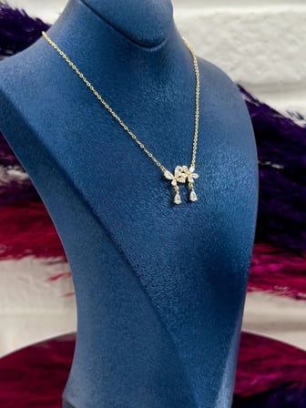 925 Ayar Gümüş Gold Kaplama Zirkon Taşlı Lotus Damla Zarif Kadın Kolye