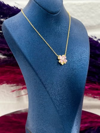 925 Ayar Gümüş Pembe Kuvars Taşlı Şans Yoncası Trend Kadın Kolye