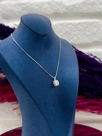 925 Ayar Gümüş Moissanite Taşlı Lüks Özel Tasarım Kadın Kolye