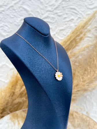 925 Ayar Gümüş Harf Kişiye Özel Papatya Yazılabilir Rose Renk Kadın Kolye