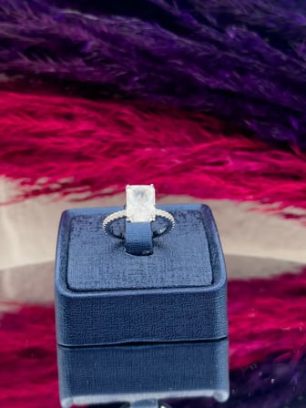 925 Ayar Gümüş Baget Kesim Moissanite Taşlı Zarif Kadın Yüzük