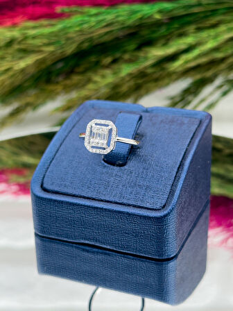 925 Ayar Gümüş Baget Pırlanta Montürlü Trend Kadın Yüzük