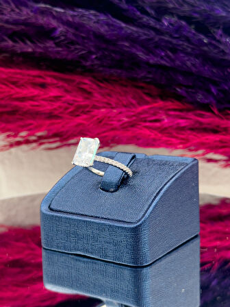 925 Ayar Gümüş Mosanite Taşlı Baget Model Zarif Kadın Yüzük