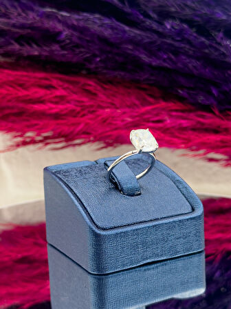 925 Ayar Gümüş Mosanite Taşlı Pırlanta Montürlü Trend Kadın Yüzük