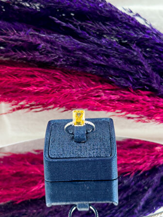 925 Ayar Gümüş Strin Taşlı Baget Pırlanta Montürlü Zarif Kadın Yüzük