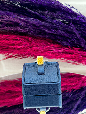 925 Ayar Gümüş Strin Taşlı Baget Pırlanta Montürlü Zarif Kadın Yüzük