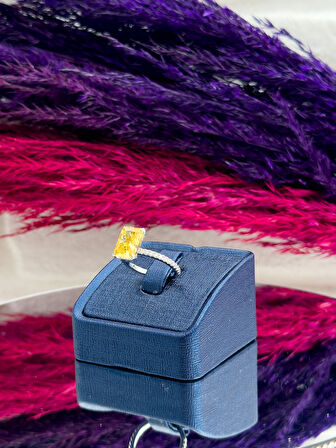 925 Ayar Gümüş Strin Taşlı Baget Pırlanta Montürlü Zarif Kadın Yüzük