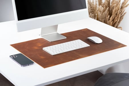 Rustik Deri Masa Matı – El Yapımı 1,5 mm Eskitme Görünümlü Çalışma Masası Koruyucu Turuncu 12x30" - 30x75 cm