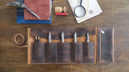 Hakiki Eskitme Deri Rulo Kalem Çantası - El Yapımı Deri Kalemlik & Sanat Çantası
