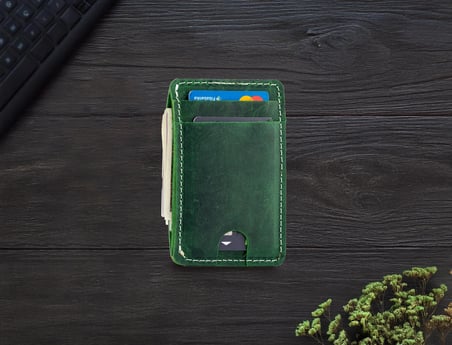 Deri Kart Cüzdanı: El Yapımı Minimalist Cep Boyu Tasarım Cüzdan