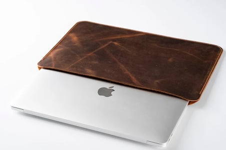 El Yapımı Deri MacBook Kılıfı: 13" ve 15" Air (M2/M3/M4) için İnce MacBook Kılıfı 13"