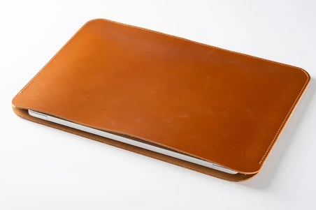 Microsoft Surface Laptop 5/7/Go/Studio/Duo modelleri için el yapımı, eskitilmiş görünümlü deri kılıf. Stüdyo ve Stüdyo 2 için
