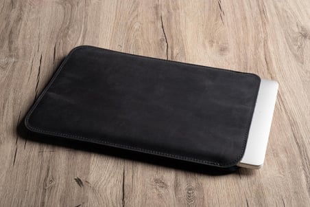 Dell Inspiron 14” Dikey Kılıf – El Yapımı İnce Deri Dizüstü Bilgisayar Kılıfı | Kişiselleştirilebilir