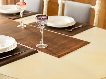 Pamuk Astarlı Hakiki Eskitme Deri Table Runner - El Yapımı Kaymaz Masası Örtüsü