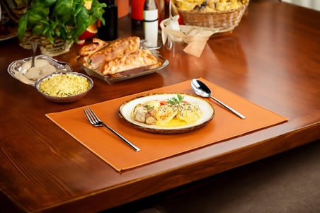 Birinci sınıf deri Amerikan servisleri, el yapımı 2,4 mm bitkisel tabaklanmış Amerikan servisleri, kafe ve restoran masa altlıkları, kişiselleştirilmiş masa altlıkları, 6'lı set.
