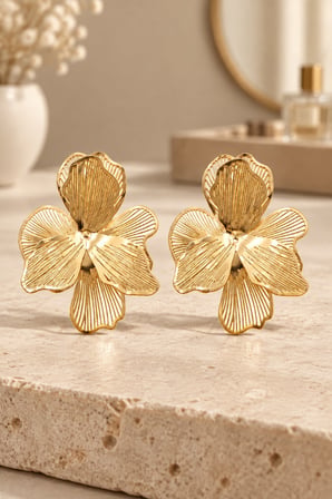 Kadın Gold Büyük Çiçek Model Statement Küpe - Heykelsi Doku Çivi Küpe
