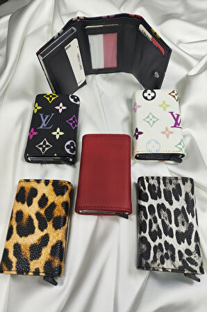 Mekanizmalı Kartlık Louis Vuitton Desenli, 1. Sınıf Vinlex Deri Kaplamalı, Çıtçıt Kapaklı, Şeffaf Ehliyet ve Kimlik Koyma Gözlü, RFID Korumalı