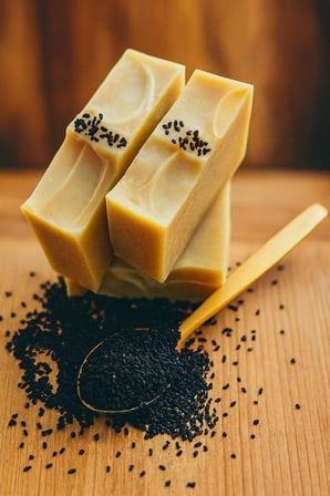 Lexroo Doğal El Yapımı Çörek Otu Sabunu 1 Adet 100 Gr Arındırıcı Leke Karşıtı Besleyici Bitkisel