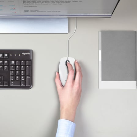Logitech M100 USB Kablolu Mouse, PC, Mac, Dizüstü Bilgisayar ile Uyumlu, 1000 DPI Optik İzleme