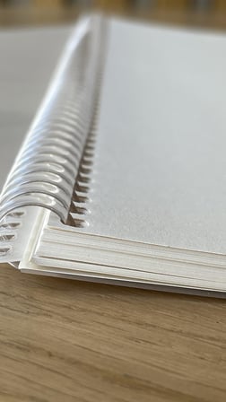 A4 Boyutunda Şeffaf Kapağa Sahip Yırtılmaz Su Geçirmez Spiralli 60 Yapraklı Defter, Ofis İçin İdeal