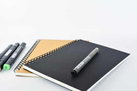 Fark Tanıtım 2'li Çizgisiz Not Defter, A5 Boyut, 60 Yaprak Planlama, Siyah ve Kraft Kapaklar