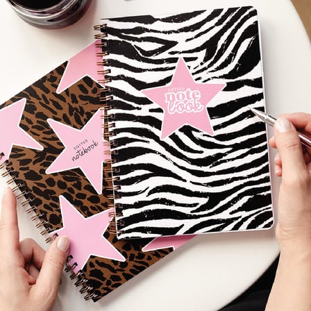 A5 Spiralli Karton Kapak 2’li Set Noktalı Okul Defteri 80 yaprak, Ders Programlı Leopar Zebra Yıldız