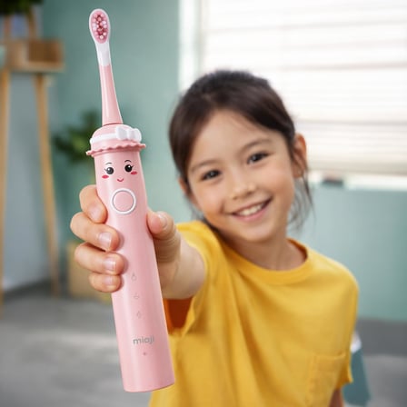 Mioji Oral B2 Kids Care Şarj Edilebilir Diş Fırçası Pembe + 4 Adet Fırça Başlık