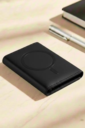 CONSTRAIN - MagSafe ile uyumlu Deri Kartlık Cüzdan - SİYAH