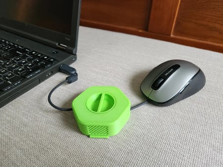 Lexroo 3D Baskı Taşınabilir Kablo Düzenleyici Makara Şarj ve USB Kablo Toplayıcı Döner - Yeşil