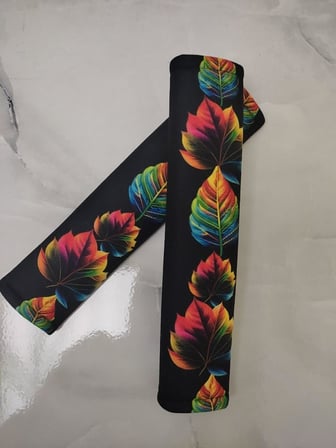 Lexroo Dijital Baskılı Emniyet Kemeri Pedi, Renkli Yaprak Desenli, 26 cm, Yumuşak Süngerli