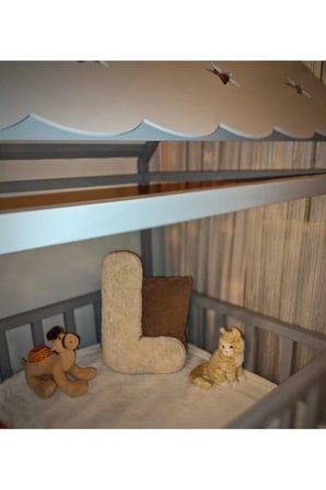 Peluş L harfi yastık dekoratif kırlent krem rengi teddy kumaş büyük boy 50 cm