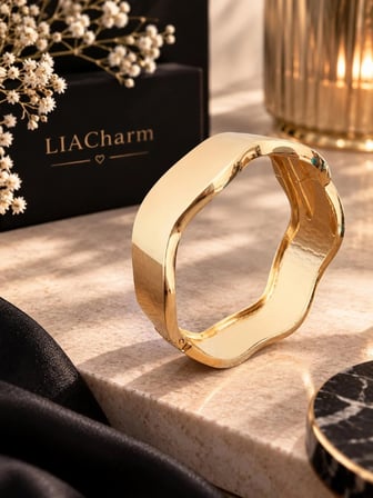 Kadın Gold Kelepçe Bileklik - Modern ve Şık Tasarım(19 cm)