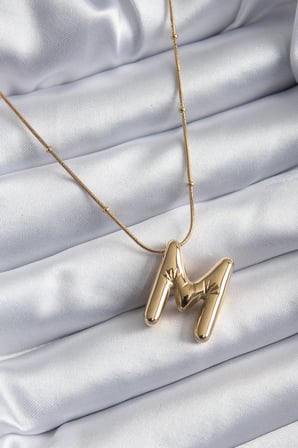 316L Çelik Gold Renk Bubble "M" Harf Model Kadın Kolye - Lisinya