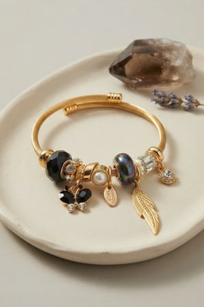 Siyah Kelebek Model Charmlı Bileklik - Lisinya